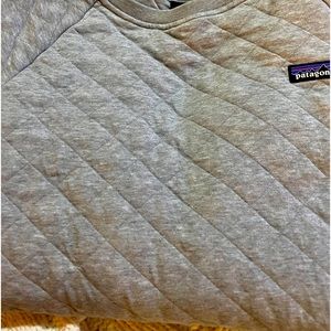 Patagonia diamond quilted women’s small crewneck sweatshirt.
